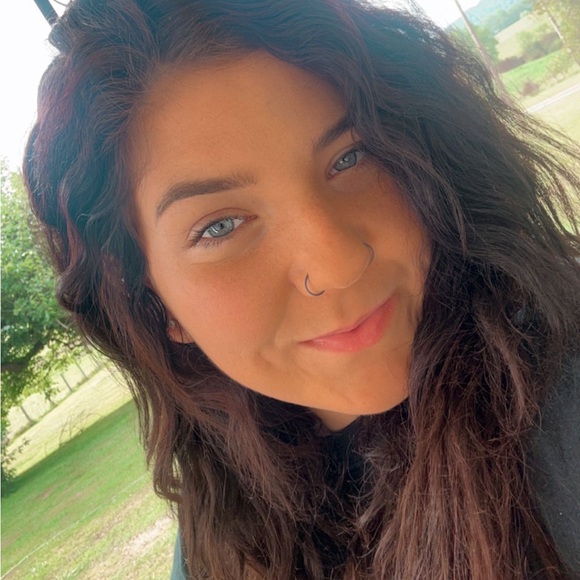 Meet your Posher, Destiny - Picture 2 of 2